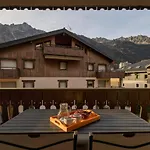 Grepon -city Center - Free Swimming Pool, Sauna, Gym - Free Parking - By Cozee アパート *